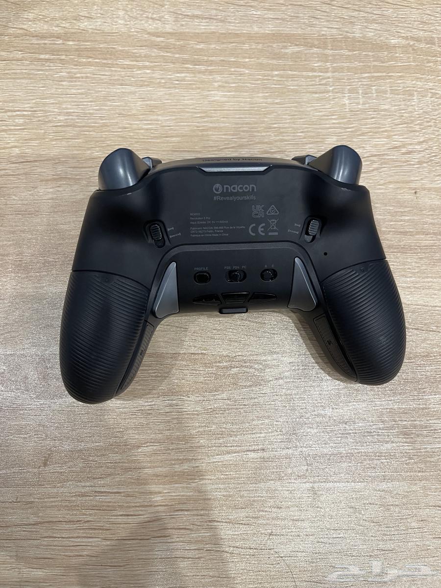 يد nacon revolution pro 5 للبيع64585024742657112