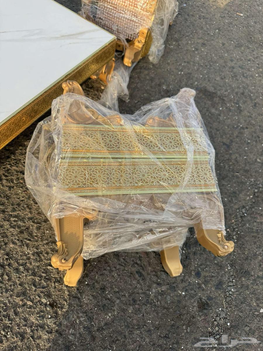 Table and service64586799731459111