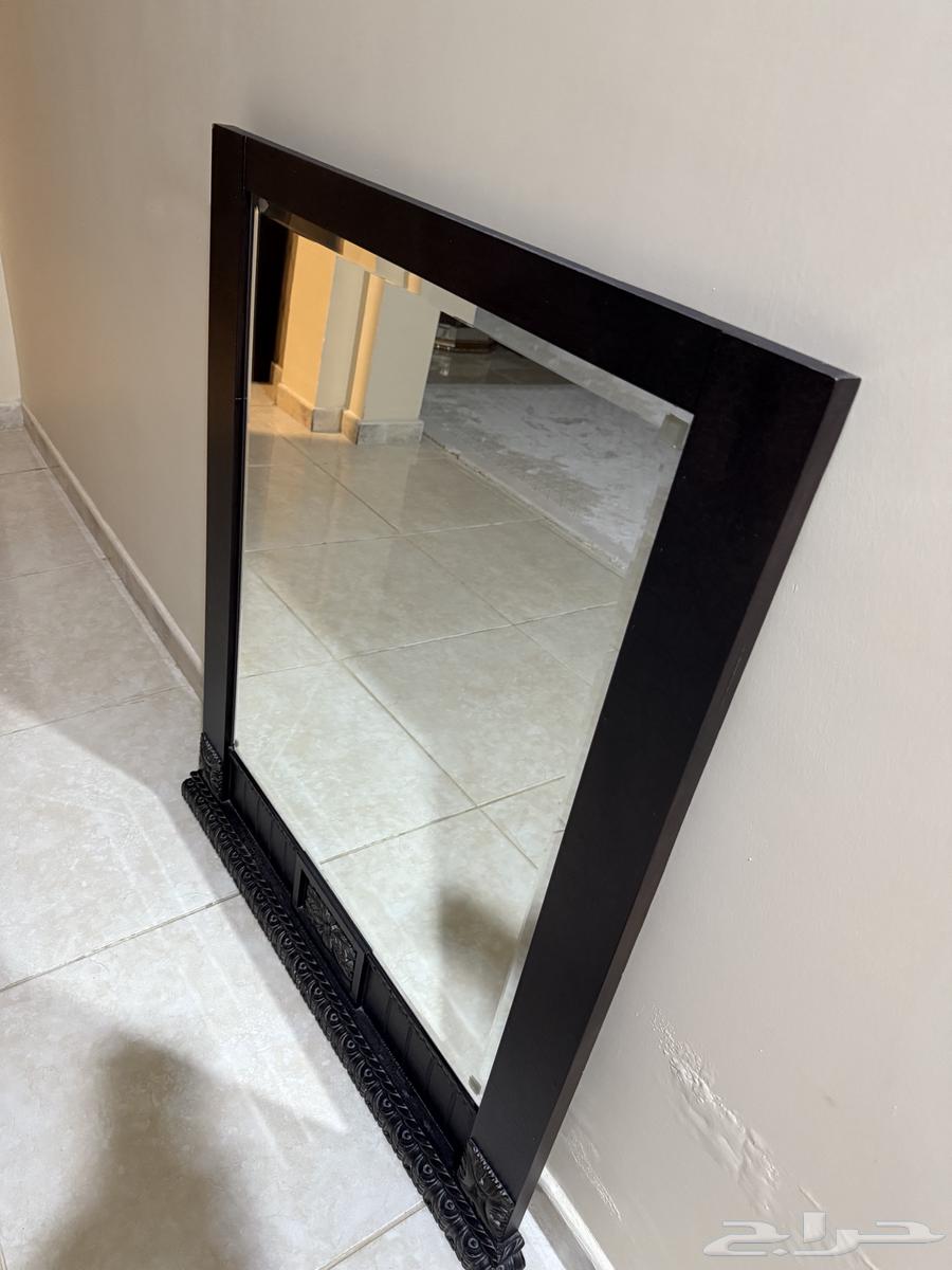للبيع مراية مع اطار خشب64586326692353113
