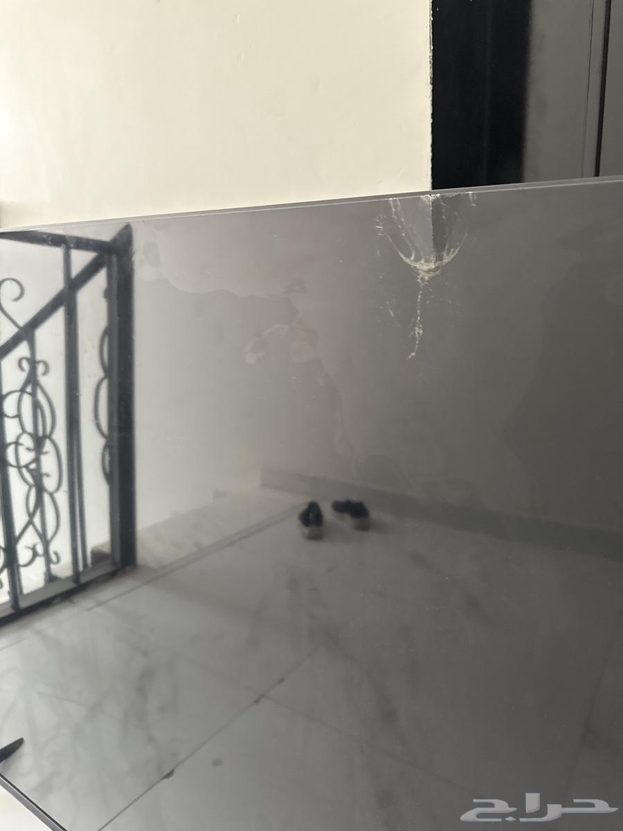 تلفزيون هام 65 بوصة ( سقط على الارض ويوجد كسر في الشاشة)64582550254978111