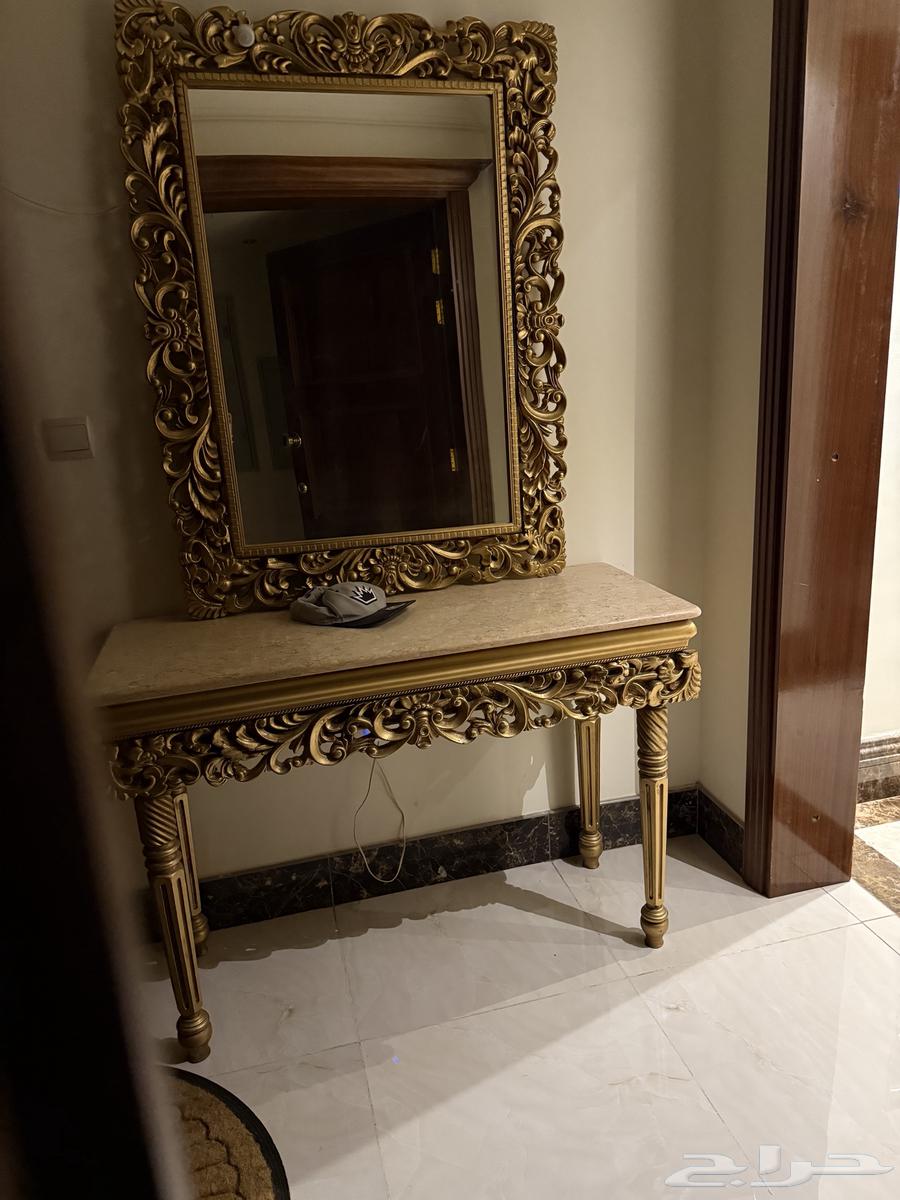 I have this hairstyle set with a mirror and a children's stroller64580240348675111