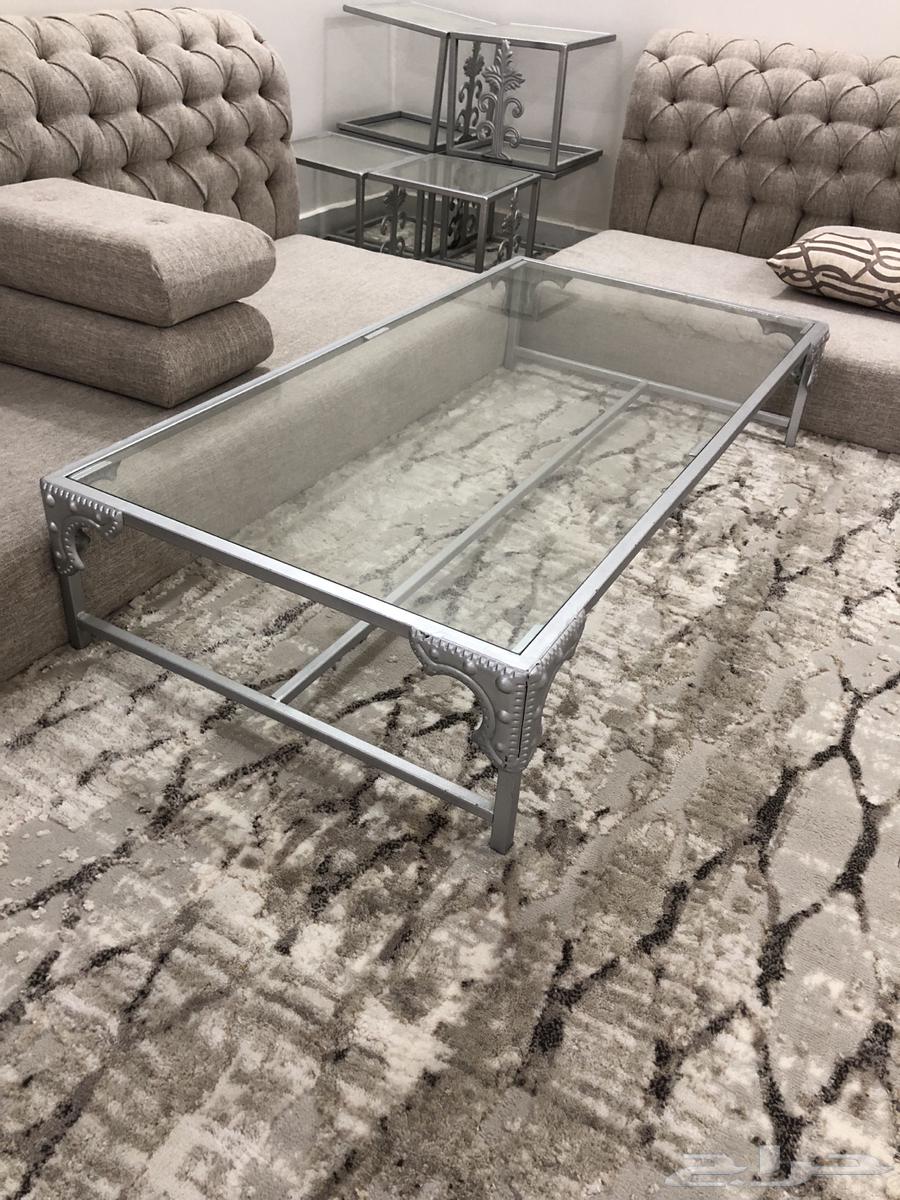 Table with serving tables64586352051713110