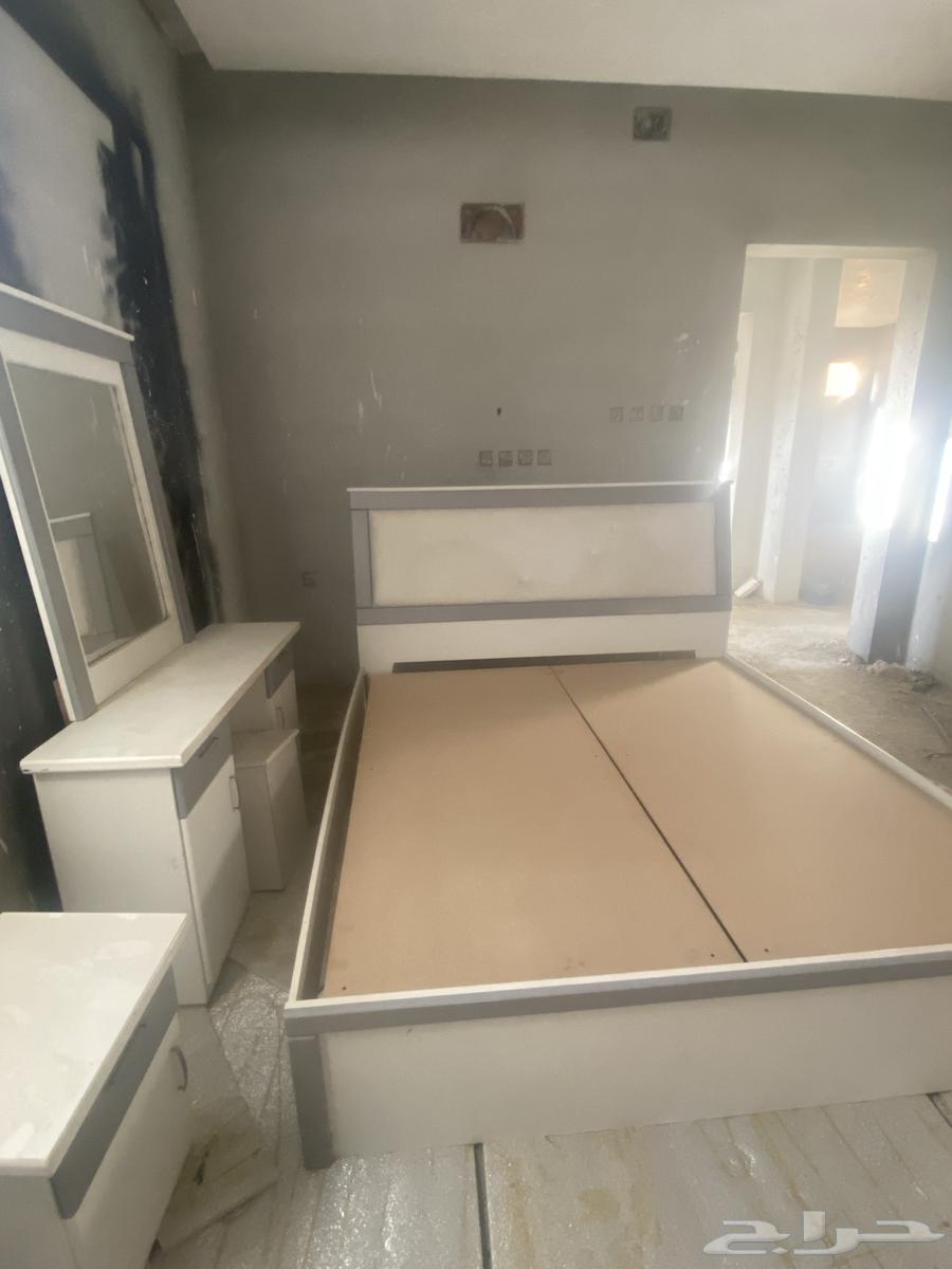 سرير نوم نفرين نظيفة مع كمدينتين وتسريحه خالية من العيوب64579924373251112