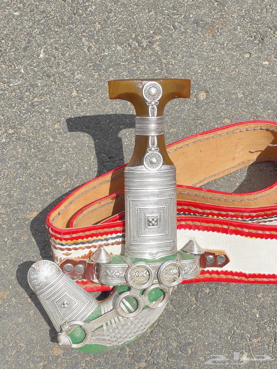 خنجر قرن طبيعي احمر صب المدني64585943110146110