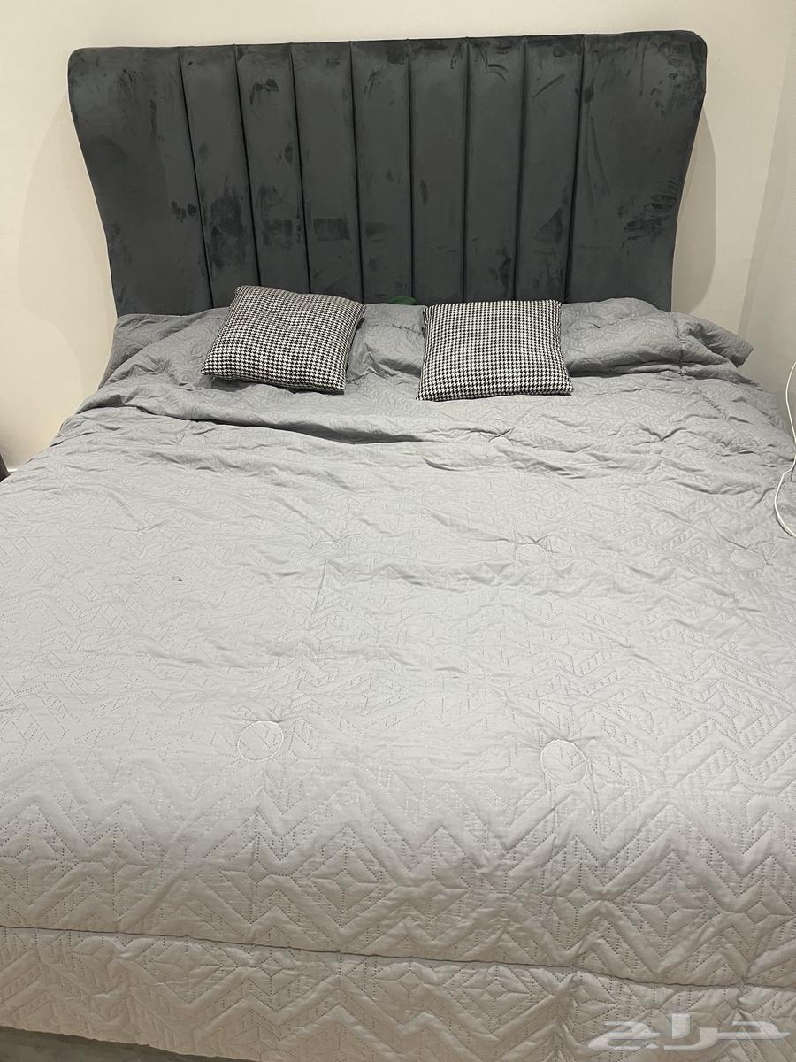 سرير للبيع64584532355970110