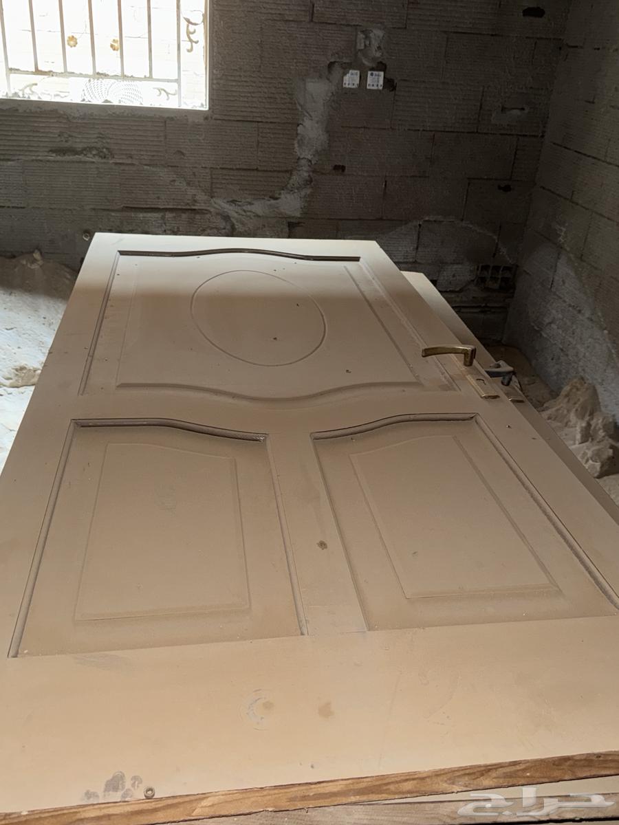 بيبان خشب وشبابيك نظيفه جدا64586164710019111