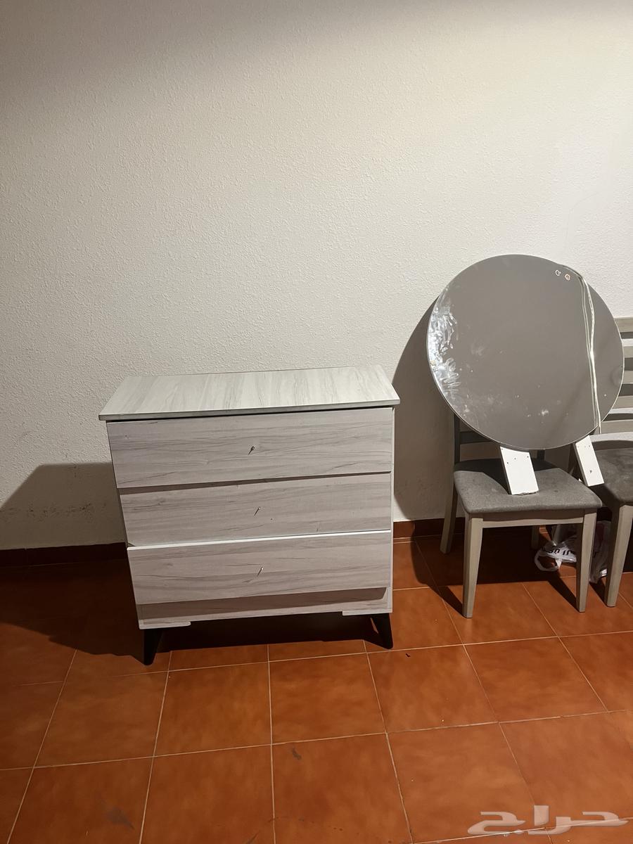 دولاب كمدينه صغير 3ادراج معا مرايه64586376762241110