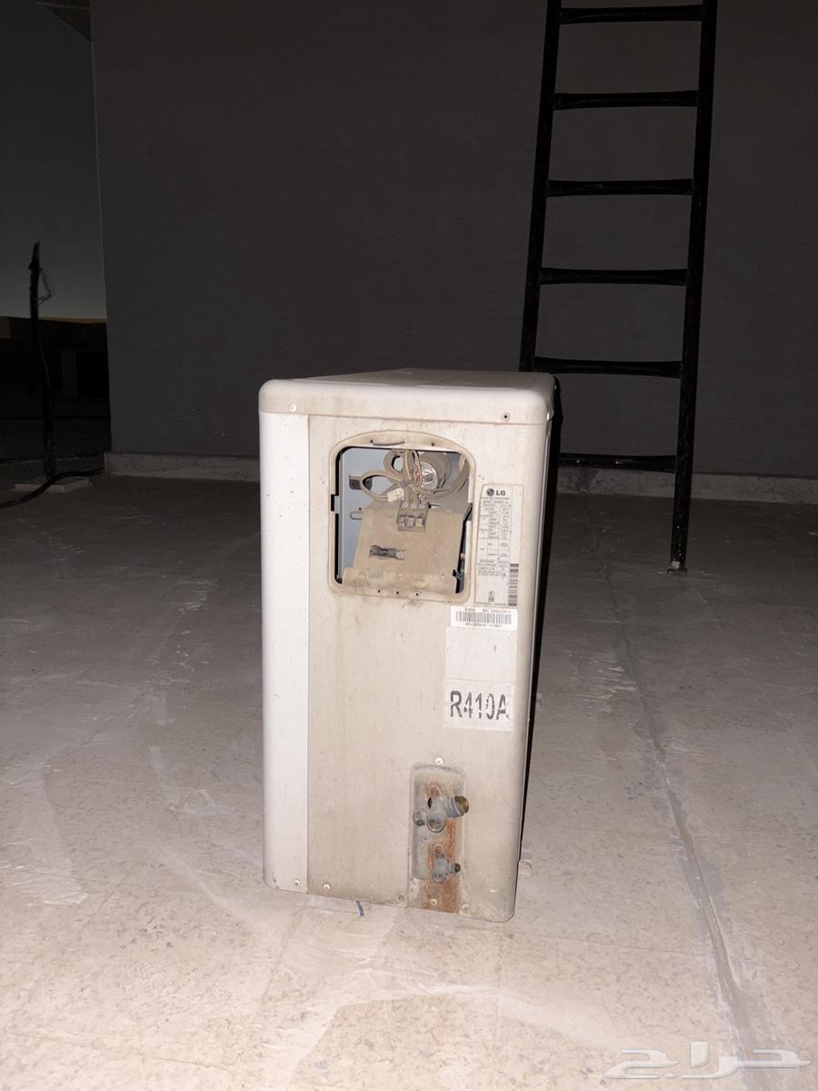 مكيف LG للبيع فيه تنسيم خفيف جدا بالفريون64586997907075114