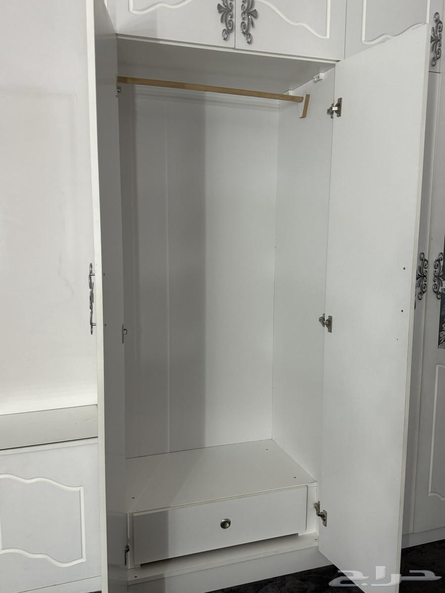 غرفةلشخصين مكونه من سرير2وتسريحه وكمدينه2وخزانه150064587181904386111