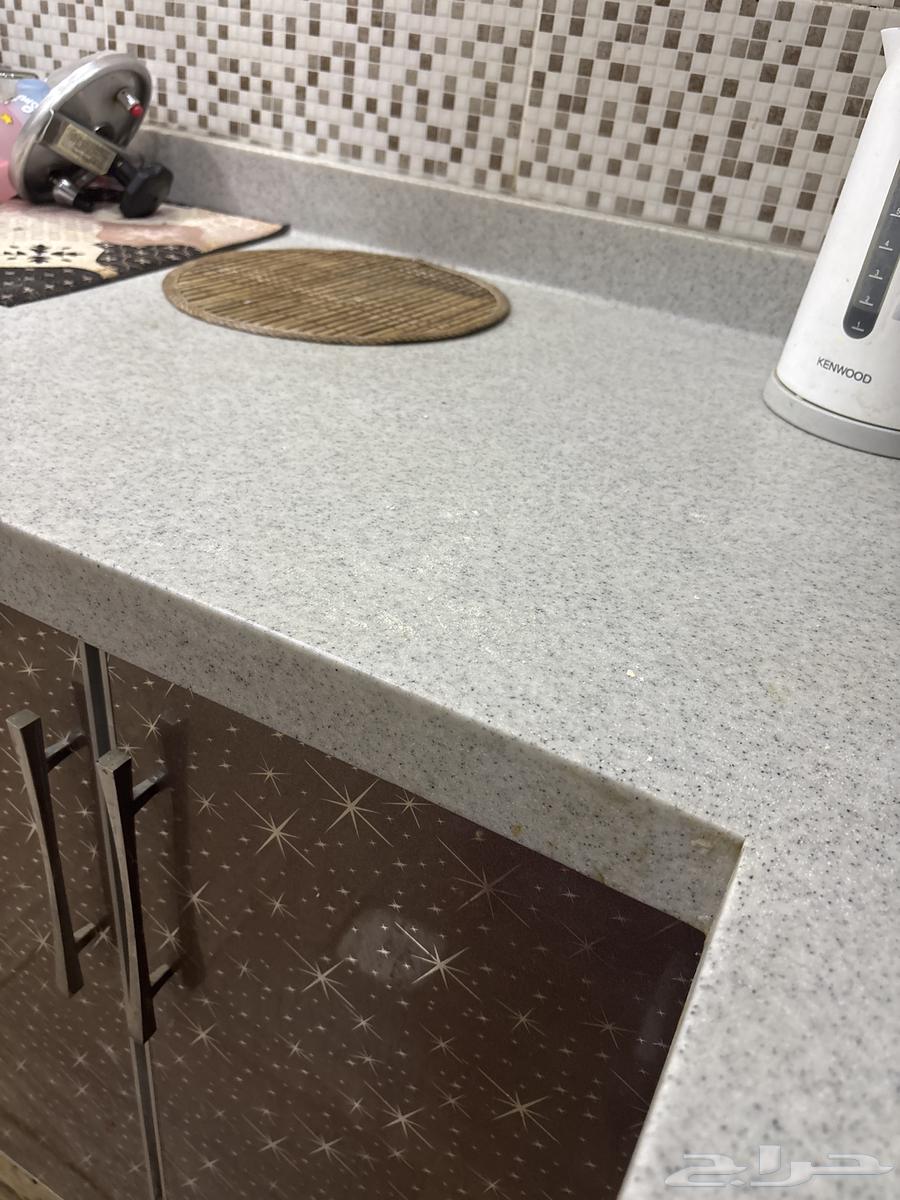 مطبخ. للبيع. رخام. صناعي. شبة جديد.64586973213698113
