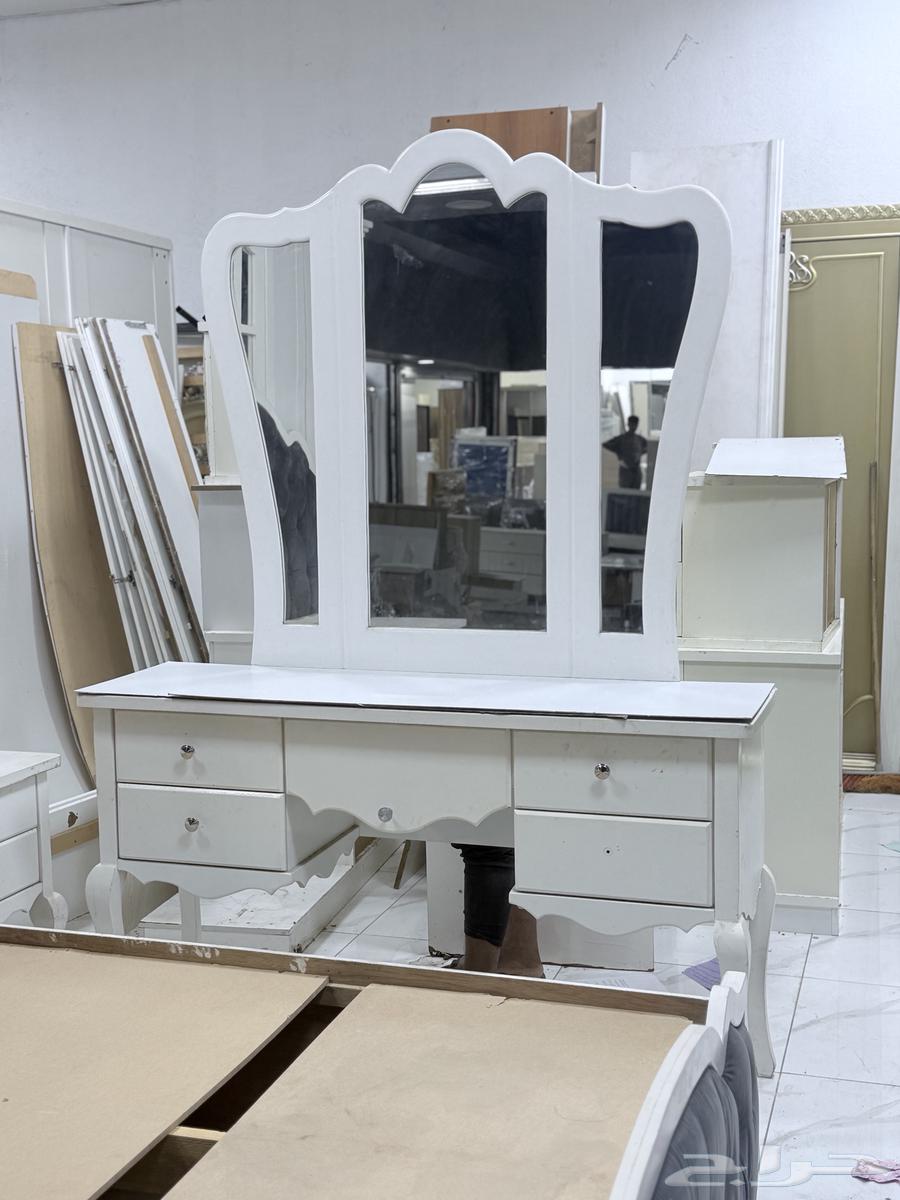 مجموعة غرفة نوم مستعملة خشبية أصلية64580403586178114