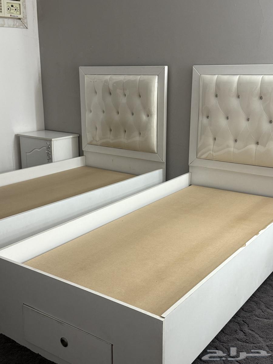 غرفةلشخصين مكونه من سرير2وتسريحه وكمدينه2وخزانه150064587181904386114