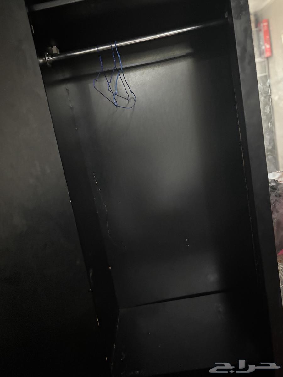 دولاب ملابس للبيع المستعجل تم تخفيض السعر64583979528449110