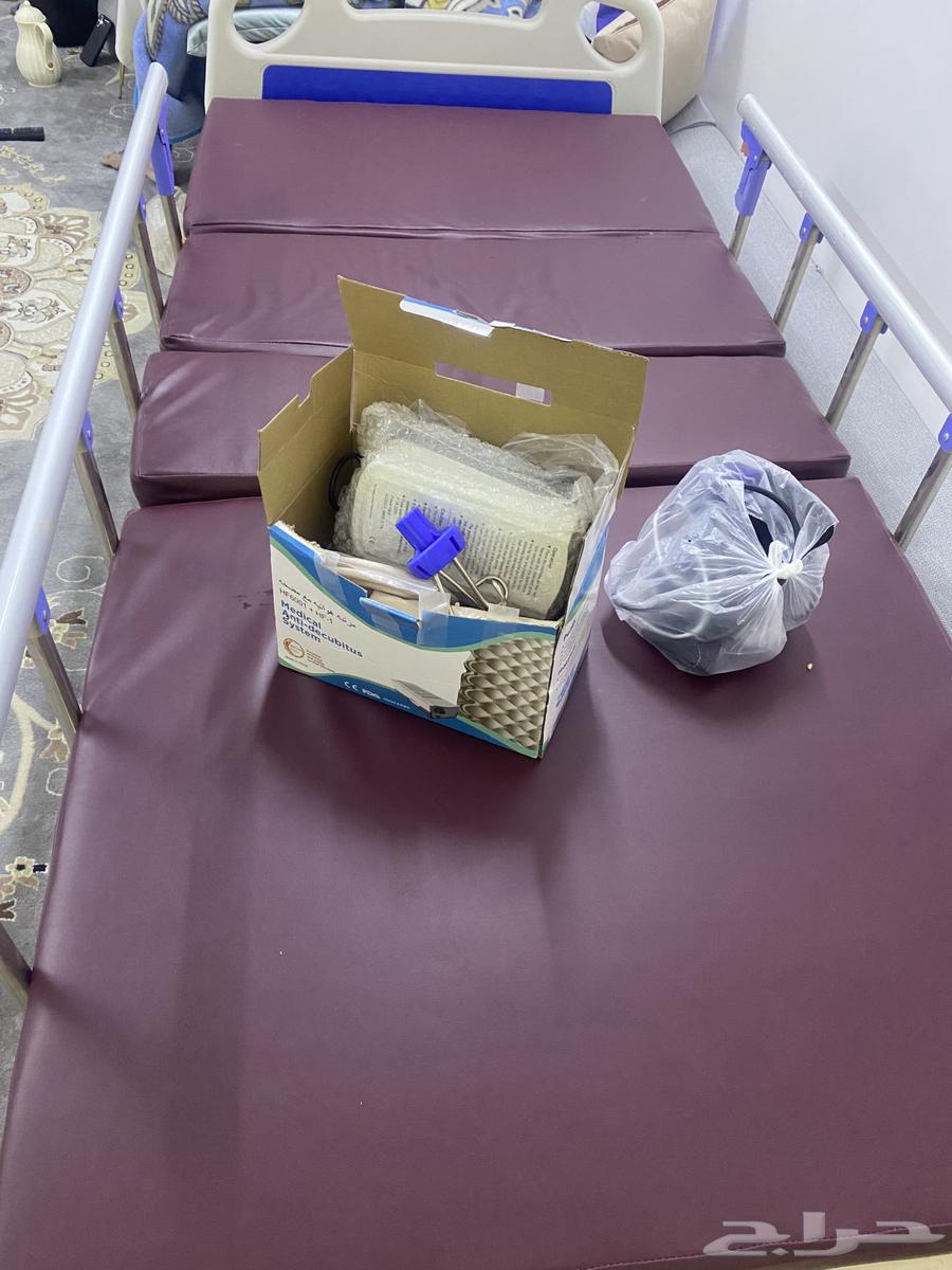 سرير طبي جديد ومتكامل64586861750913110