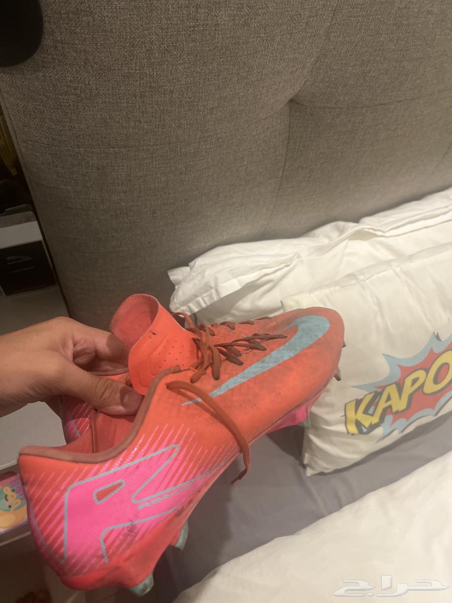 الجزمه لعبت فيها اسبوع فقط و شاريها من نايك  سبب البيع مقاس64583597384449110