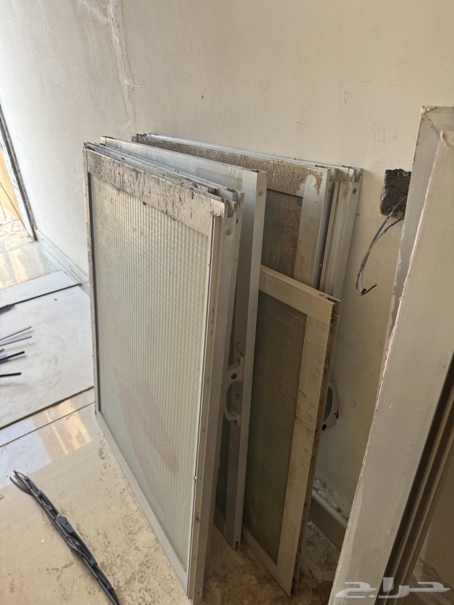 شبابيك واغراض مستعمله64582117943939110