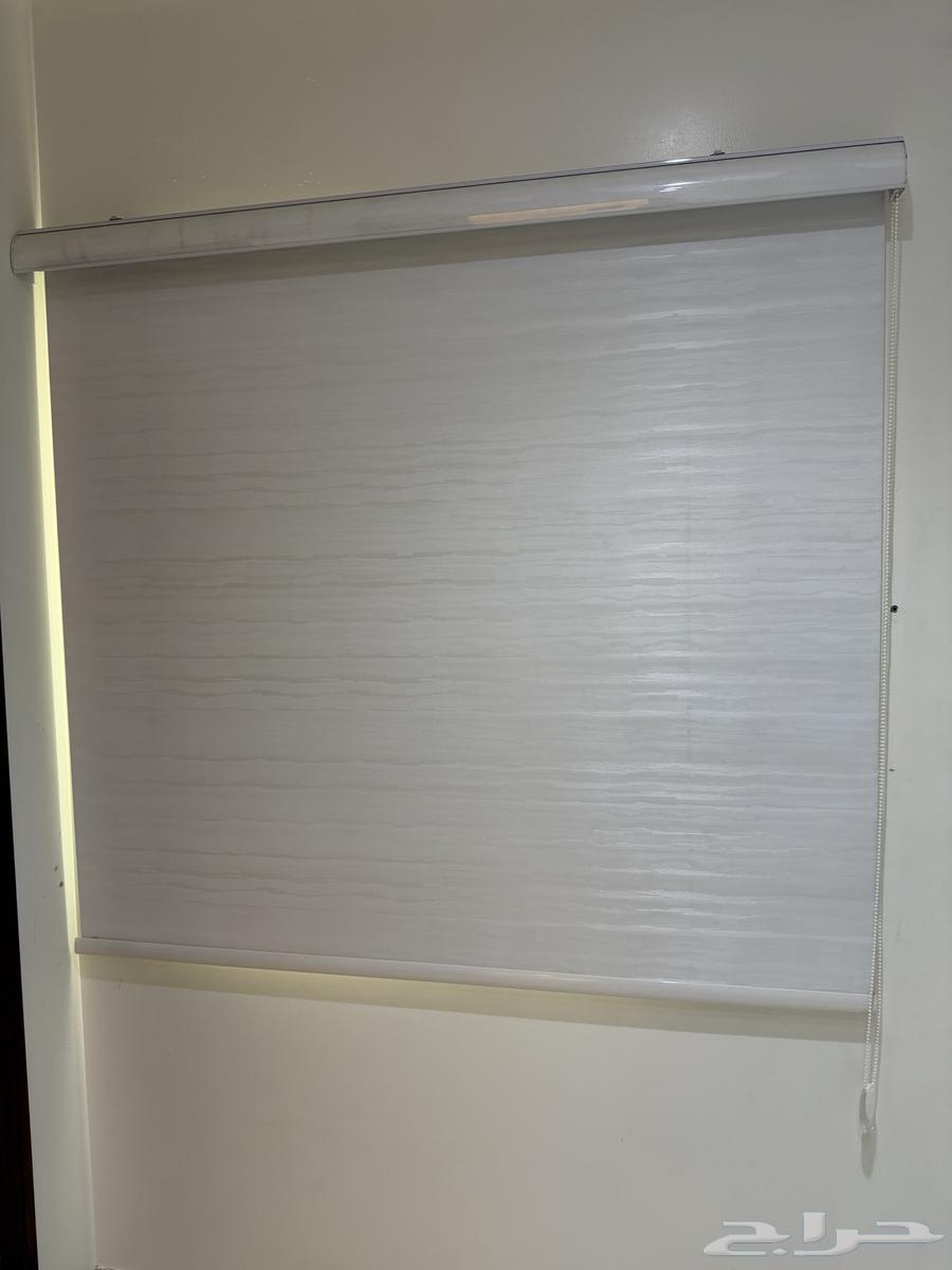 للبيع اثاث مستعمل طاولات و ستاير رول64579745702786110