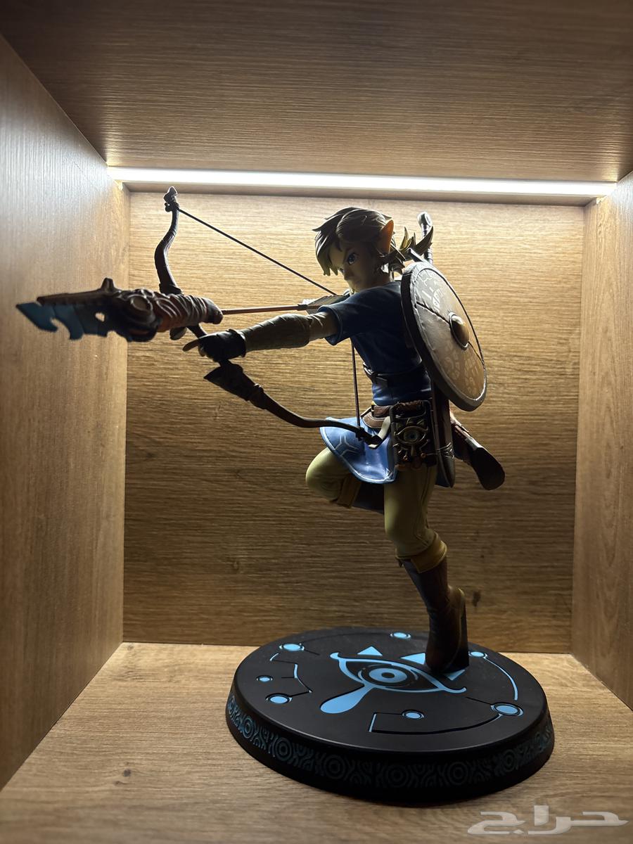 Poor Link in Zelda Breath of the Wild64582297780866110