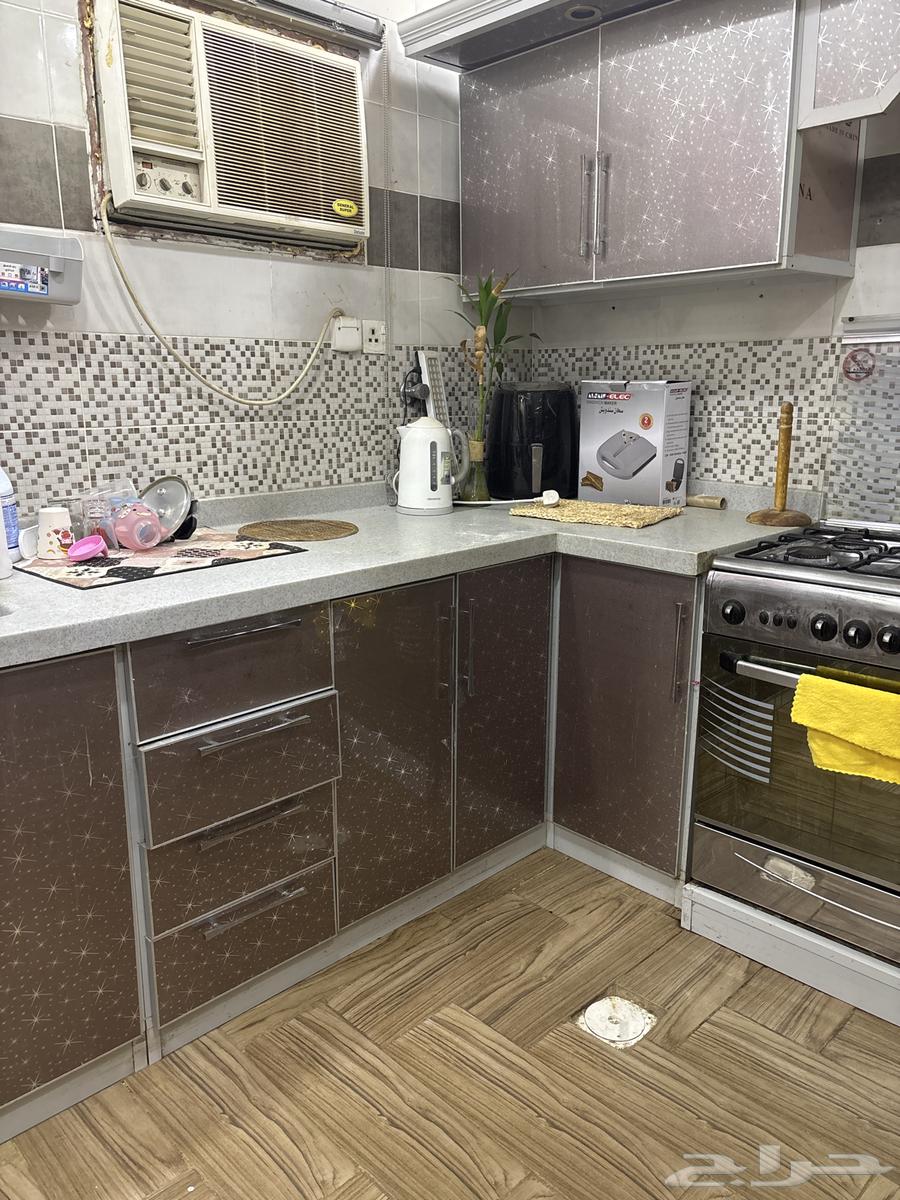 مطبخ. للبيع. رخام. صناعي. شبة جديد.64586973213698112