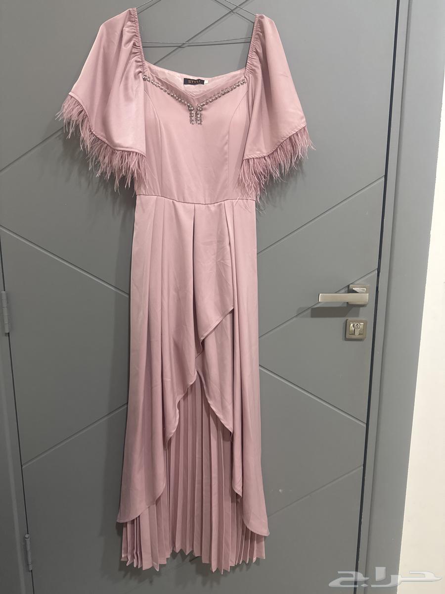 للبيع فستان ملبوس قياس فقط. جديد مقياسه رقم 1 s64586997890819110