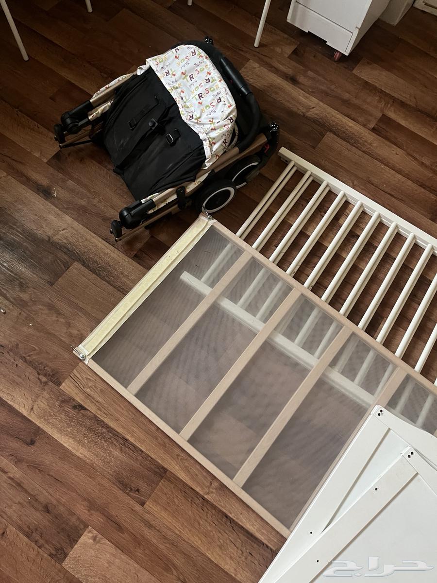 عربية اطفال شبه جديدة و سرير اطفال ايكيا64584602969857112