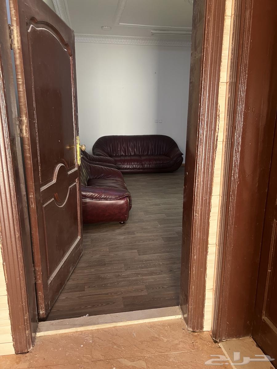 كنب للبيع بحاله جيده64580717272195111