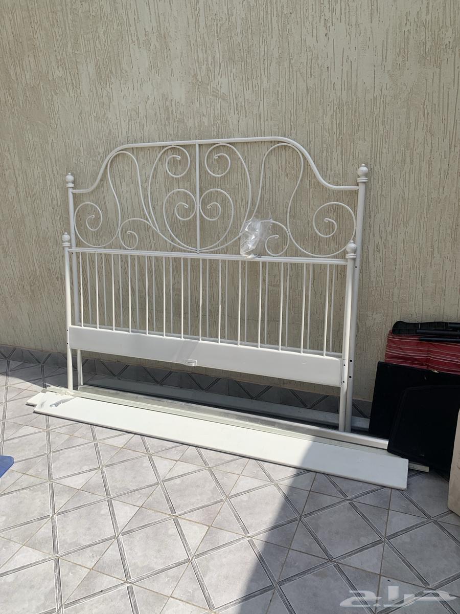 اثاث للبيع كنب وسريرين64582965479426112