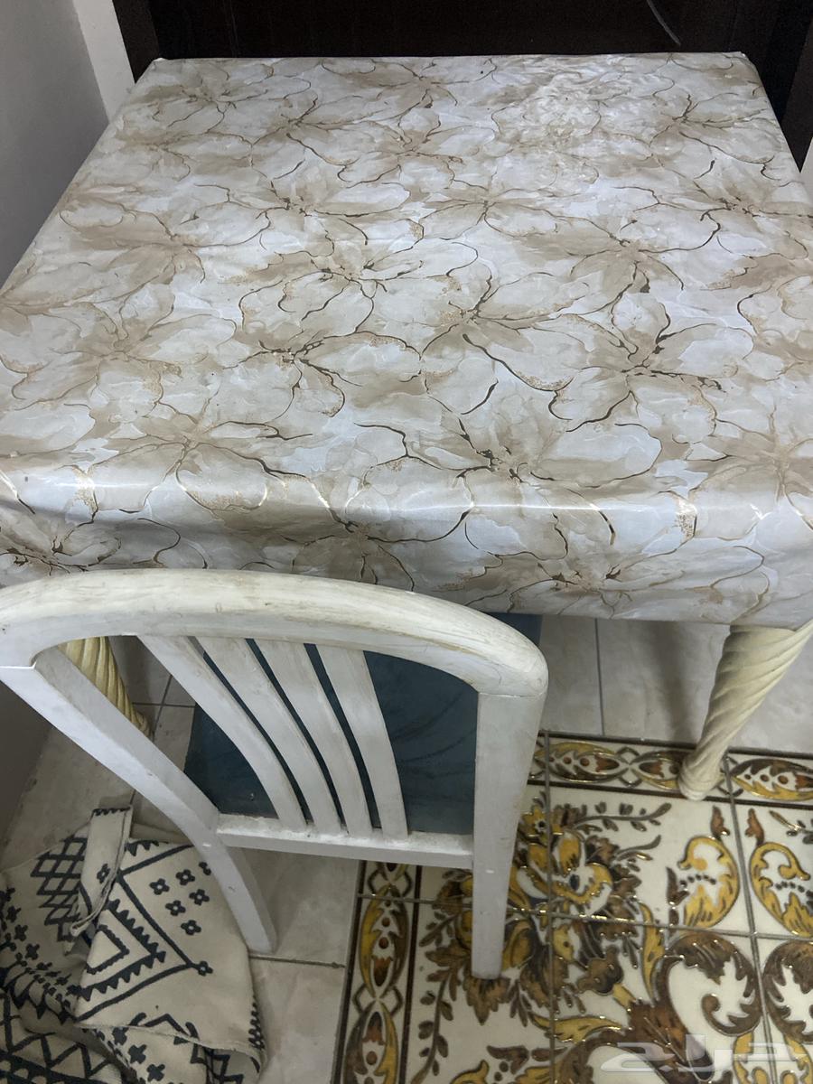 Dining table64580527319553110