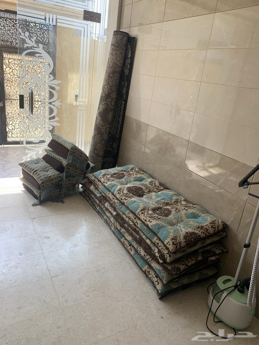 اثاث للبيع كنب وسريرين64582965479426110