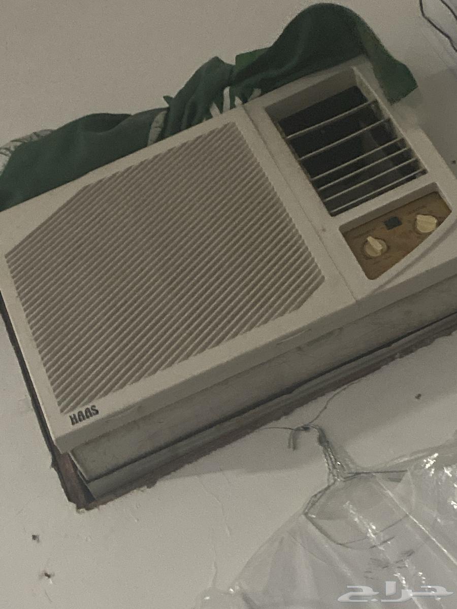 Air conditioner for sale, working and very cold, and the sofa is large 4x5, I want 250 for it64585943053954110