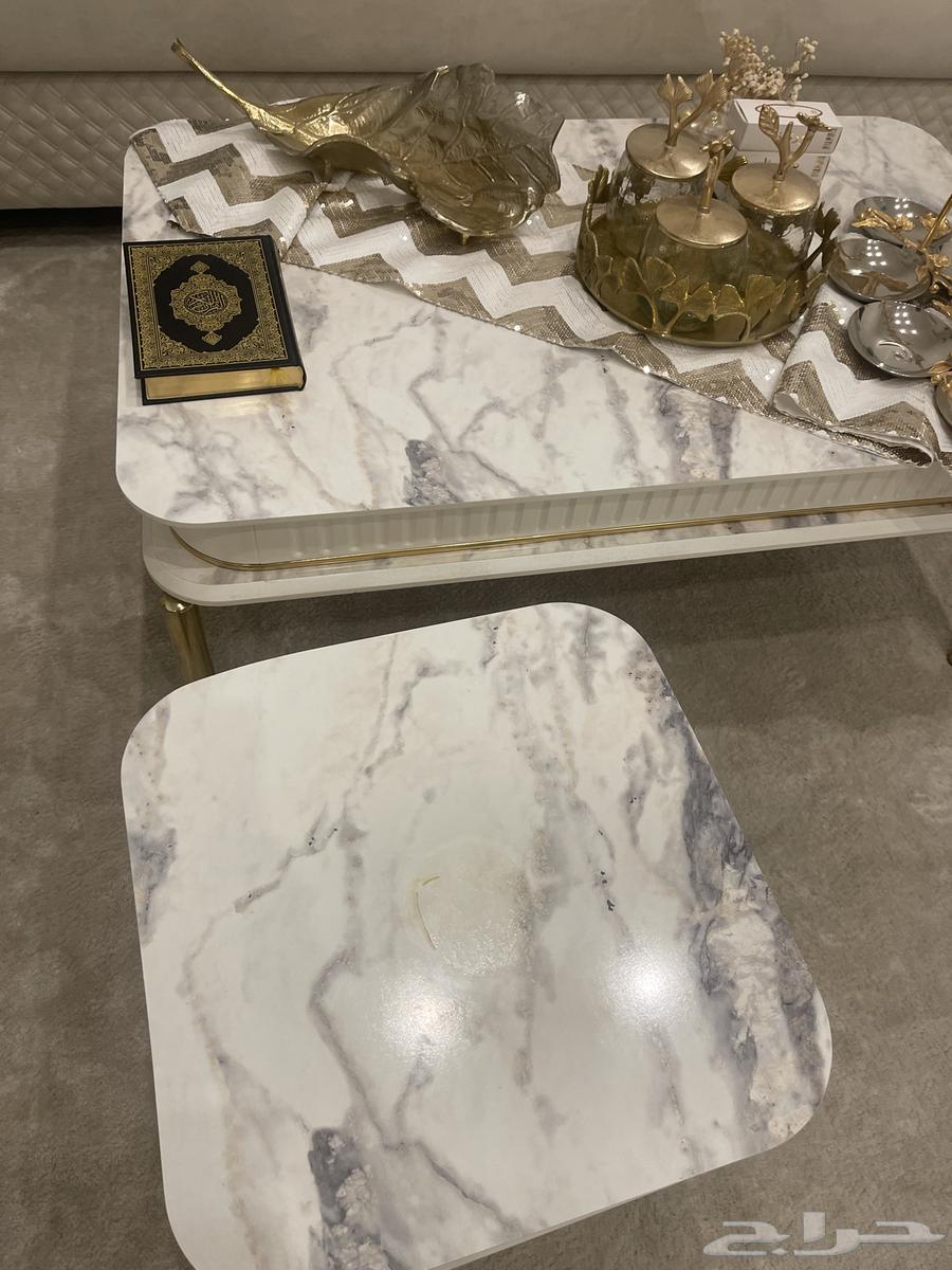 3 قطع كنب كلها ثلاثي وجديد مع طاولات خدمة كلها64585238596609112