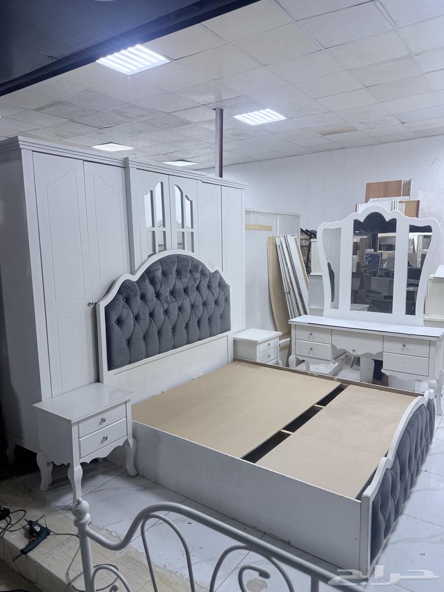 مجموعة غرفة نوم مستعملة خشبية أصلية64580403586178112