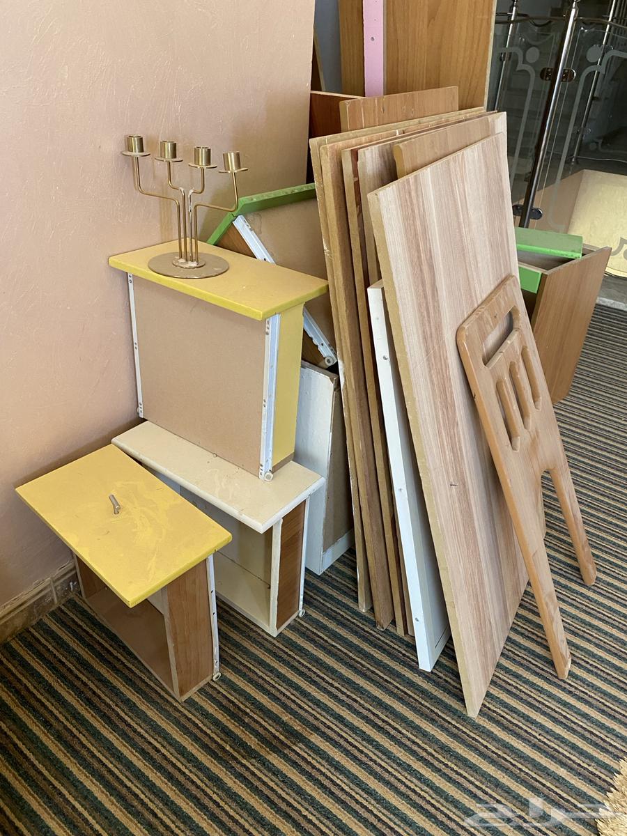 كراسي مستخدمه للبيع  خشب وطني قوي العدد 4او 564587292228867110