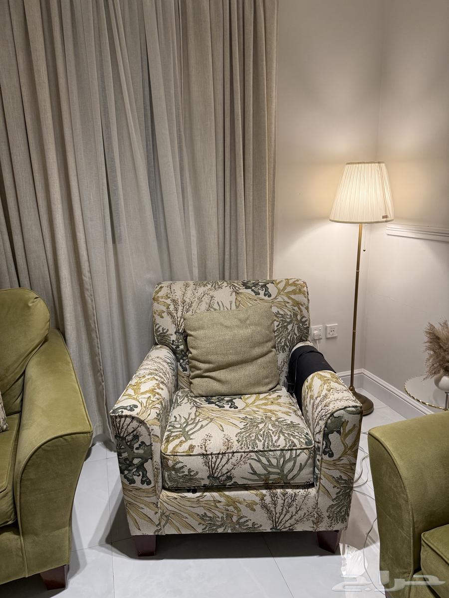 كنب نظيف جدا شبه جديد64586601448451114