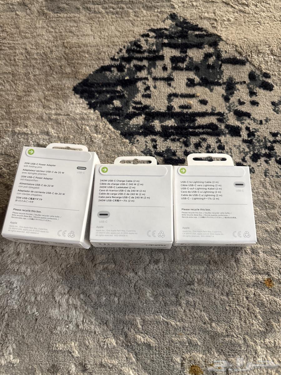 عرض شاحنين وسماعه وفيش اصلييي ابل64583372336258111