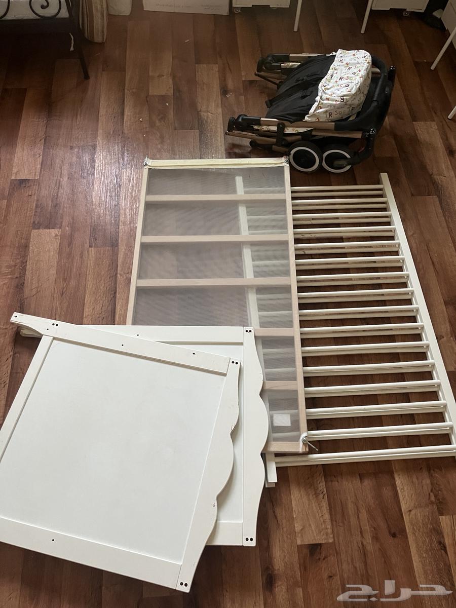 عربية اطفال شبه جديدة و سرير اطفال ايكيا64584602969857110