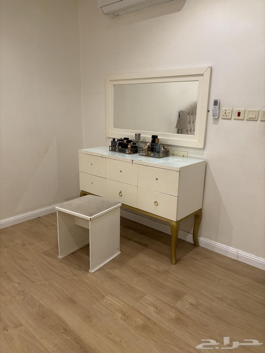 الدمآم غرفه نوم مقاس السرير مترين في متر وثمانين64586489522178110