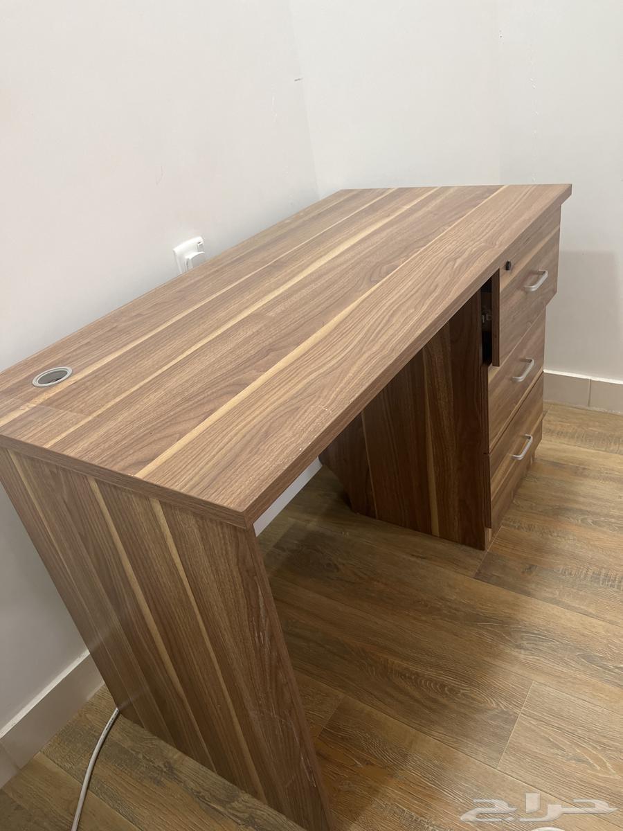 Desk table, screen table64583611739266111