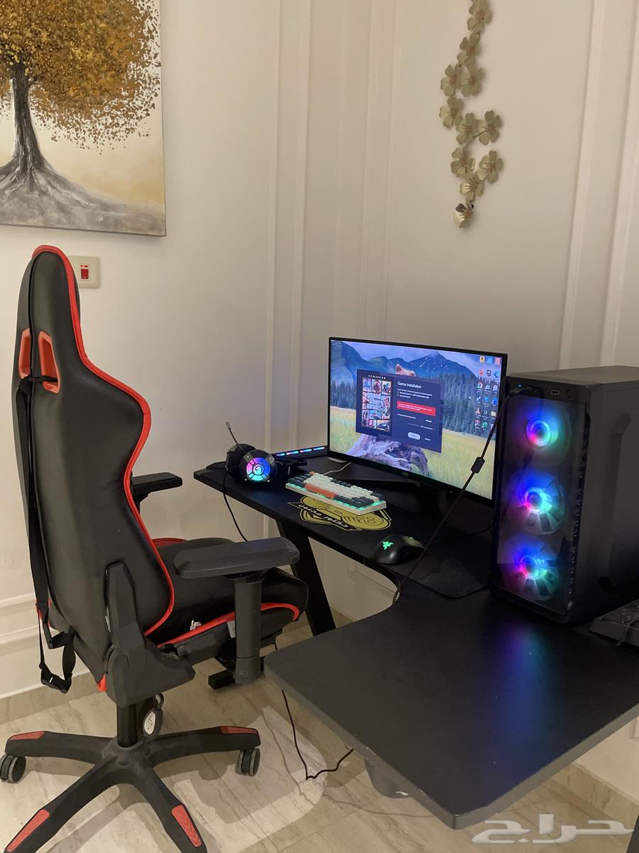 بي سي مع الطاوله والشاشه والكرسي والسماعه والموس كيبورد64587627716098110