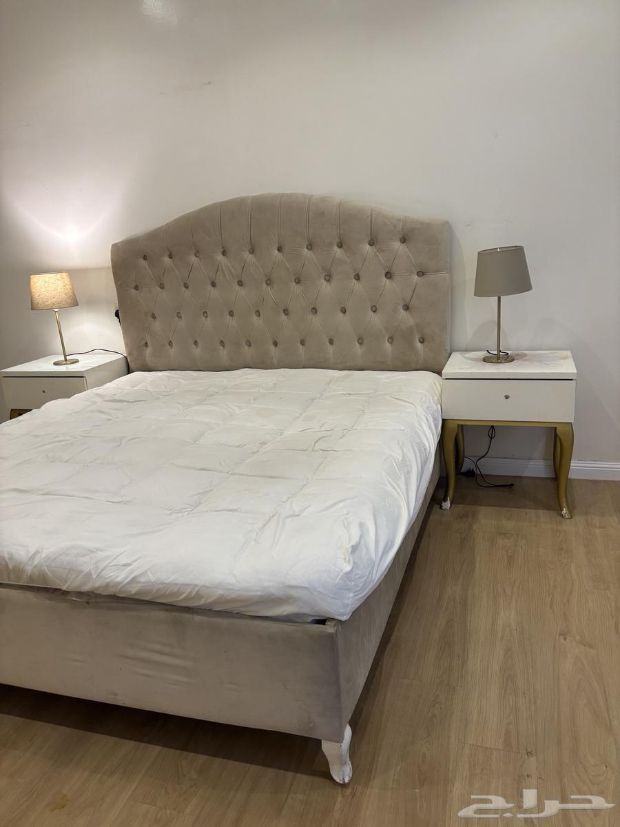 الدمآم غرفه نوم مقاس السرير مترين في متر وثمانين64586489522178112