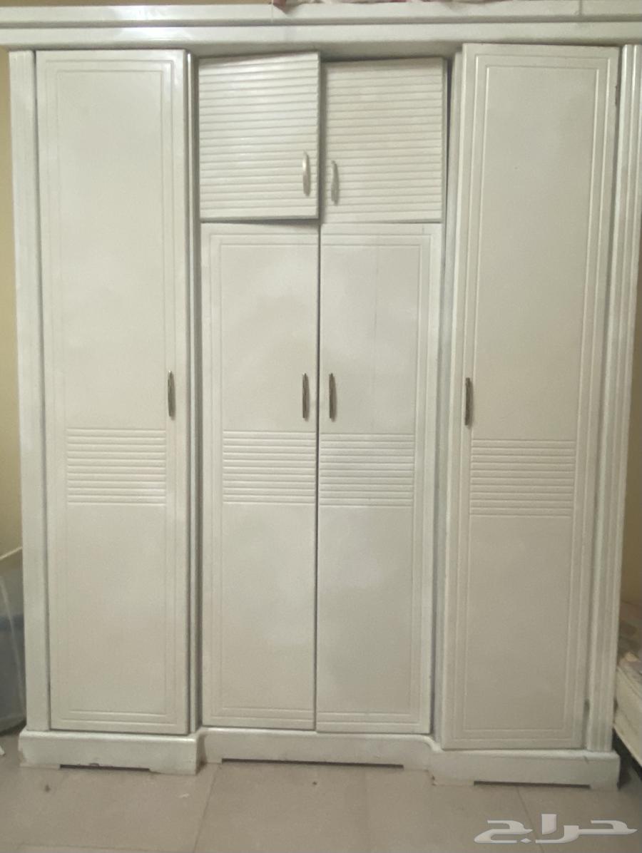 دولاب ملابس ب 150 لسرعة البيع64585980201346110