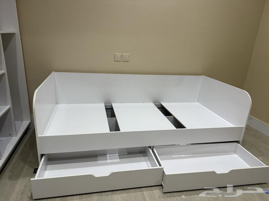 السرير من هوم بوكس64580458653185112