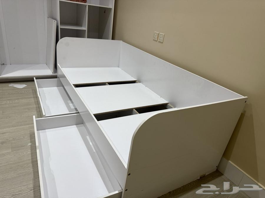 السرير من هوم بوكس64580458653185111