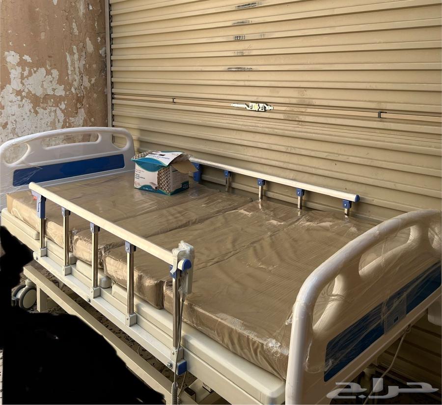 للبيع سرير طبي مع مرتبه طبيه و مرتبه هوائيه64585124533123114