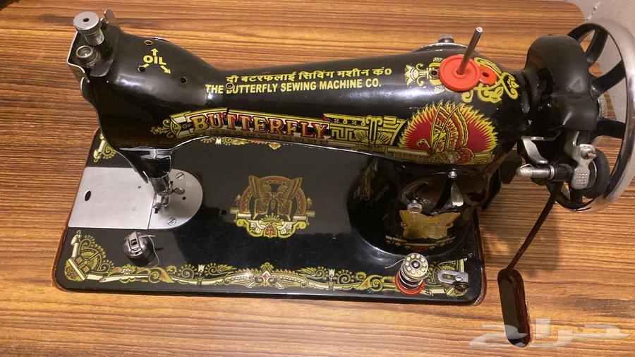 ماكينة خياطة الفراشة مع طاولتها64575671030019114