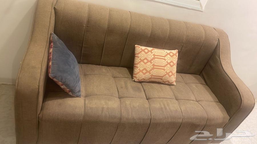 كنب خمس قطع اللون بني مستعمل غير نظيف يحتاج تنظيف64585943102081111