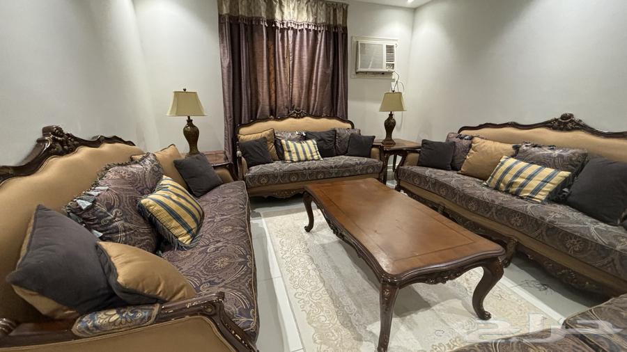 طقم كنب مع طاولات وستاره وابجورات64584617142403110