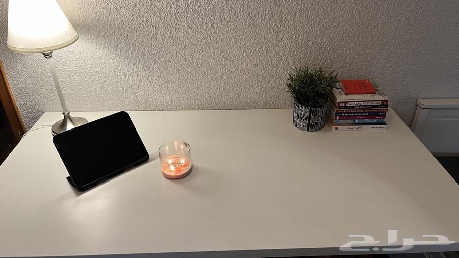 مكتب مميز وفخم ونادر من ايكيا ولا يتواجد بكثره الا بالطلب64580976945923110