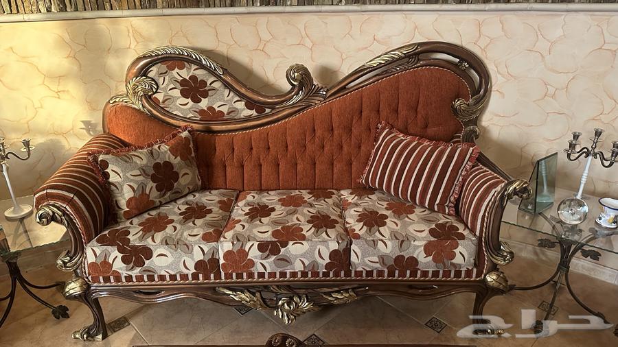 طقم كنب مع طاوله كبيره كامل جديد ونظيف64584827683203112