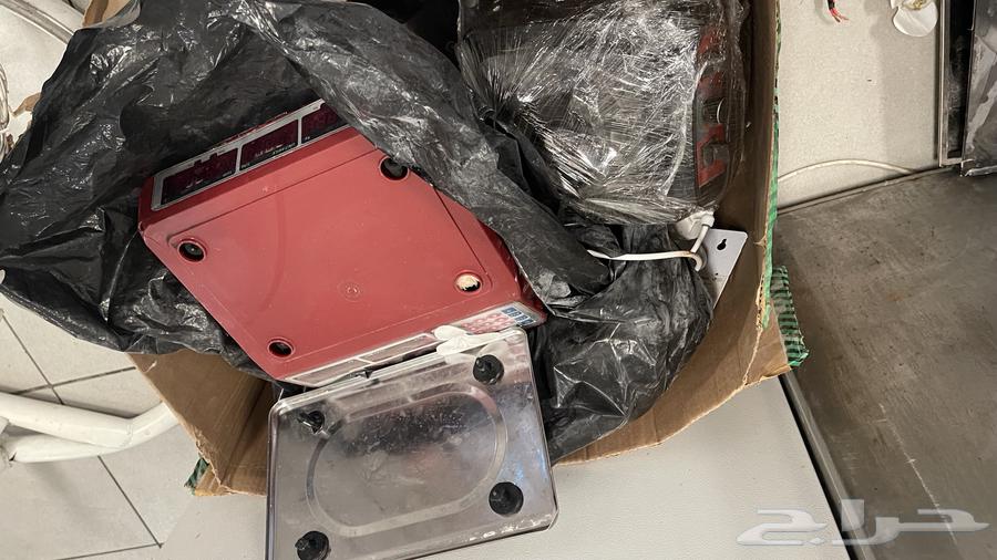 ثلاجات واغراض للبيع64582785630850110